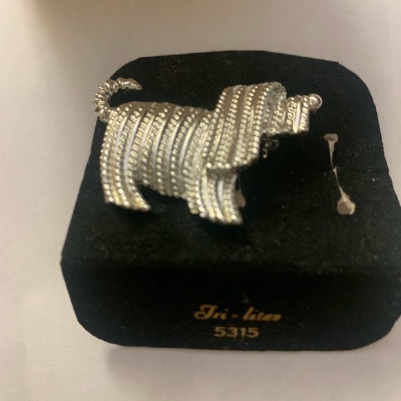 Retro Vintage Sarah Coventry Silver Tone Shaggy Dog Pin Brooch - Picture 5 of 7